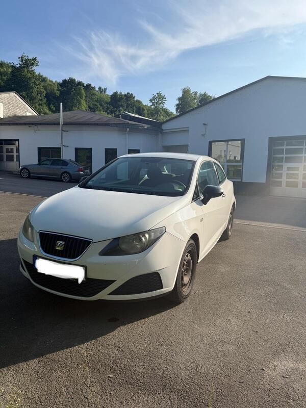 Weiß Gebraucht 2009 Seat Ibiza Coupé | 3.900 € (Etwas zu teuer) - Bild 1/4