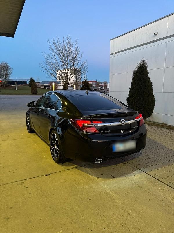 Gebraucht Opel Insignia Eco 140 PS (102 kW) 2014 Schwarz Limousine