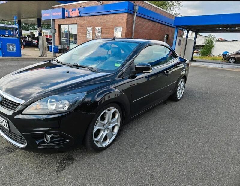 Schwarz Gebraucht 2010 Ford Focus Cabriolet Titanium Cabrio | 5.700 € - Bild 1/4
