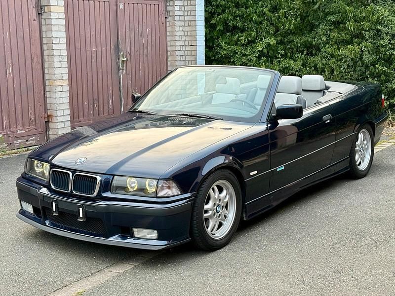 Blau Gebraucht 1998 BMW 320 Cabriolet M Sport Cabrio | 7.290 € (Superpreis) - Bild 1/4