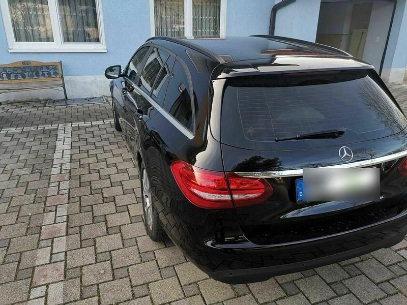 Schwarz Gebraucht 2015 Mercedes C250 Kombi | 13.400 € (Guter Preis) - Bild 1/4