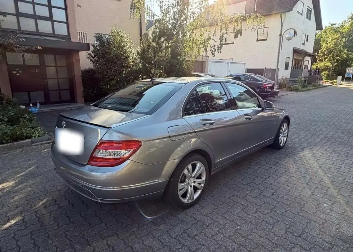 Gebraucht Mercedes C250 204 PS (150 kW) 2010 Grau Limousine