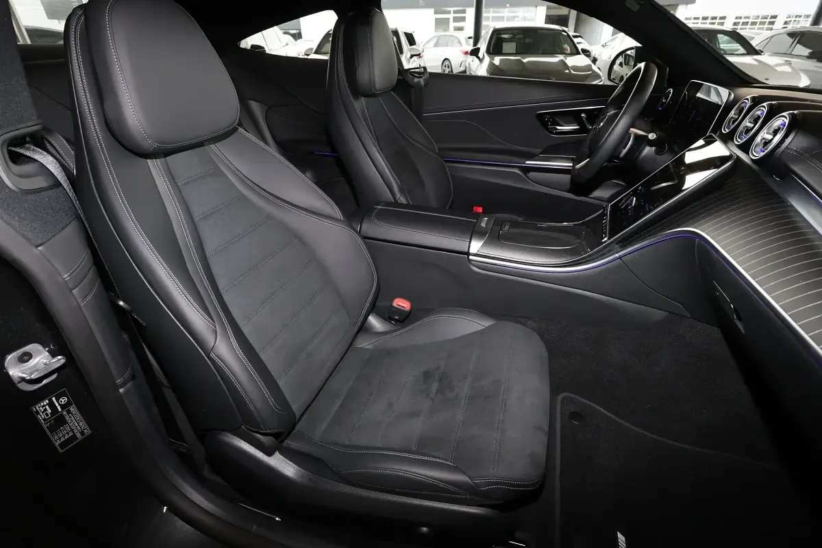 Gebraucht Mercedes CLE180 AMG 170 PS (125 kW) 2025 Metalliclack graphitgrau Coupé