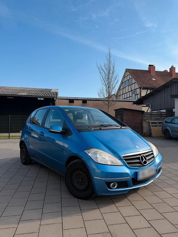 Gebraucht Mercedes A180 106 PS (77 kW) 2009 Blau Kleinwagen