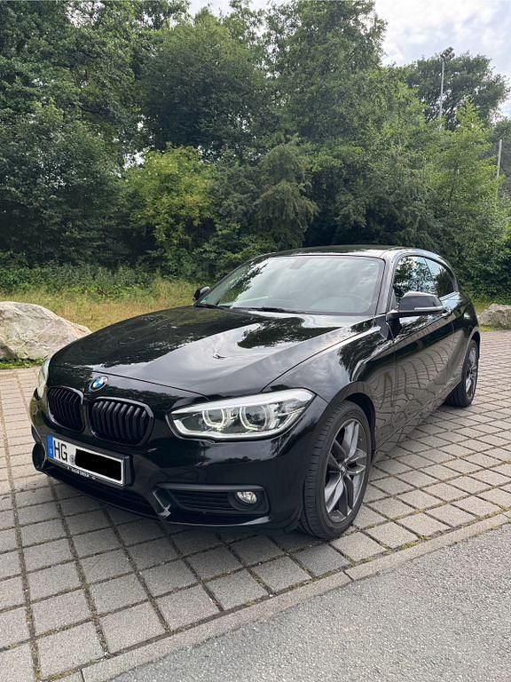 Schwarz Gebraucht 2016 BMW 116 Advantage Kleinwagen | 10.500 € (Fairer Preis) - Bild 1/4