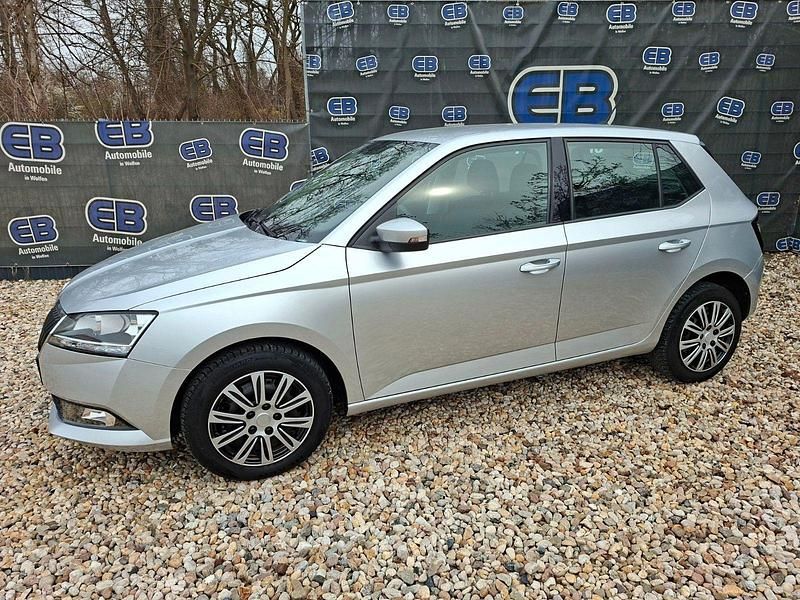 Gebraucht Skoda Fabia Cool Plus 60 PS (44 kW) 2020 Silber Limousine