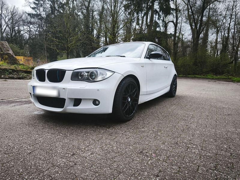 Gebraucht BMW 130 M Sport 258 PS (189 kW) 2007 Weiß Kleinwagen