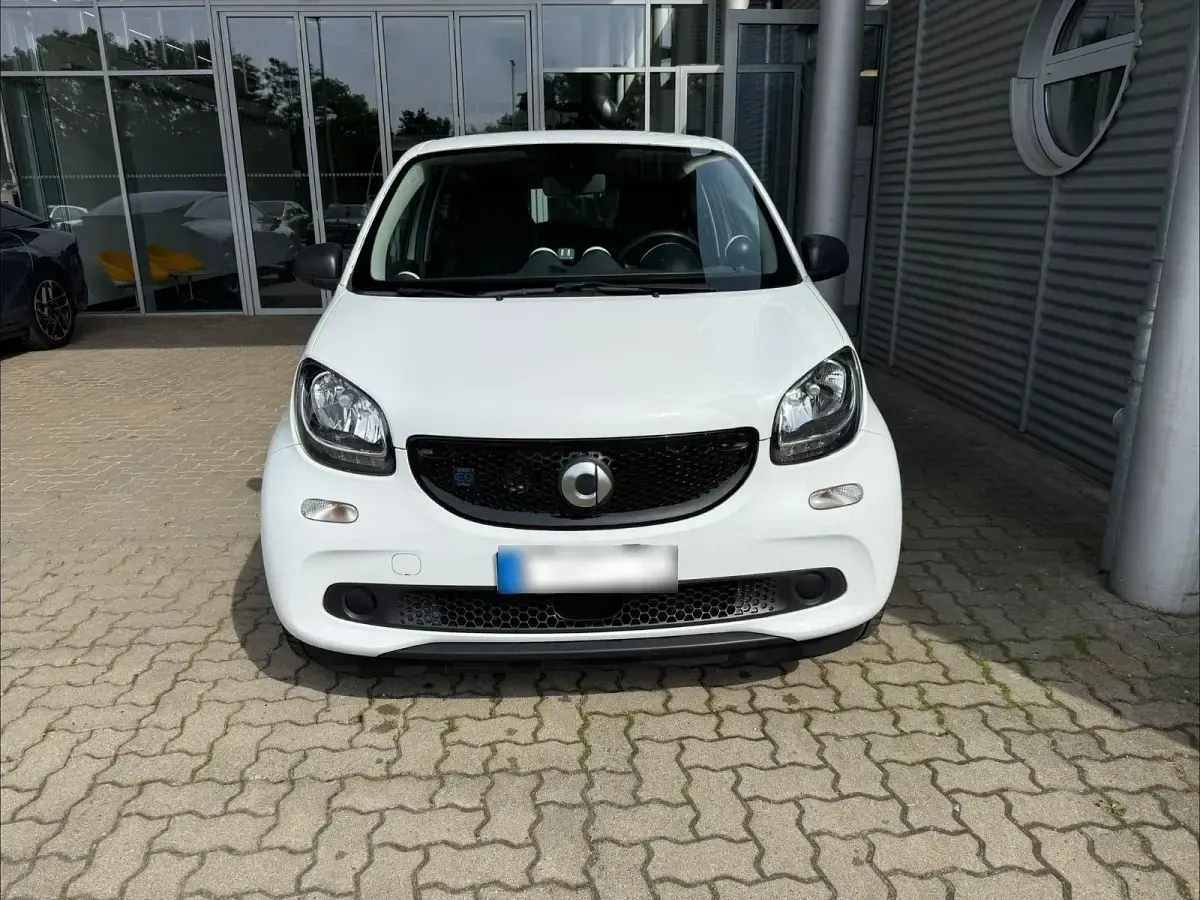 Gebraucht Smart ForFour Electric Drive 60 kW (82 PS) 2019 Weiß Limousine