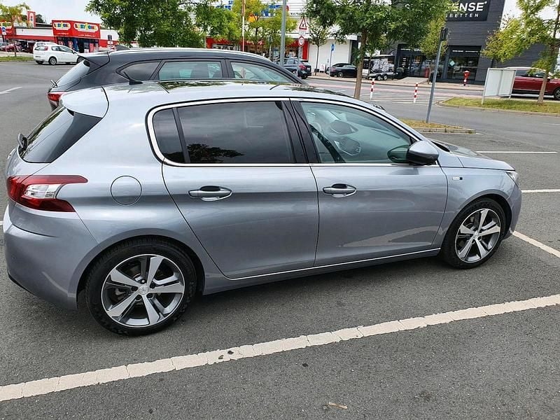 Gebraucht Peugeot 308 Style 120 PS (88 kW) 2015 Grau Limousine