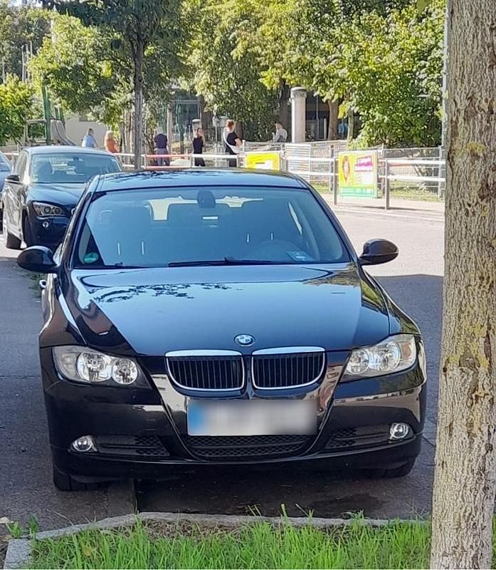 Schwarz Gebraucht 2007 BMW 318 Limousine | 2.200 € (Guter Preis) - Bild 1/4