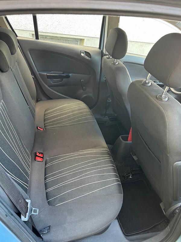 Usado Opel Corsa 80 HP (58 kW) 2009 Azul Citadino