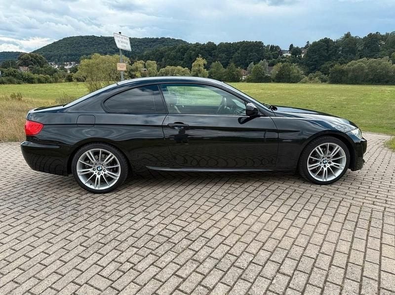 Gebraucht BMW 318 Performance 143 PS (105 kW) 2010 Schwarz Coupé