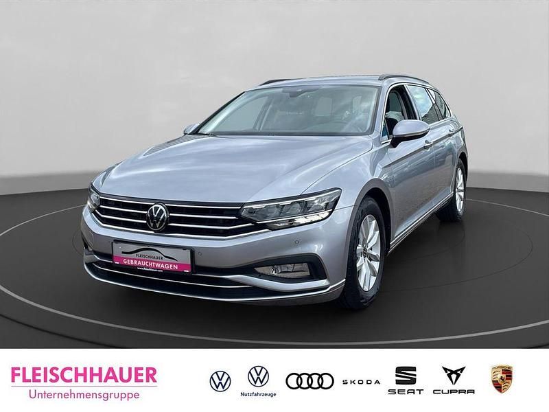 Silber Gebraucht 2023 VW Passat Business Kombi | 27.690 € (Fairer Preis) - Bild 1/4