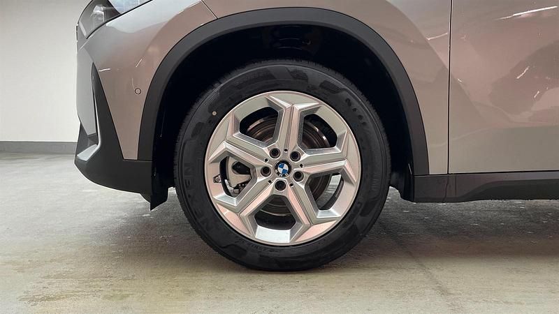 Ny BMW X1 Efficient Dynamics 170 HK (125 kW) 2025 Sølv SUV