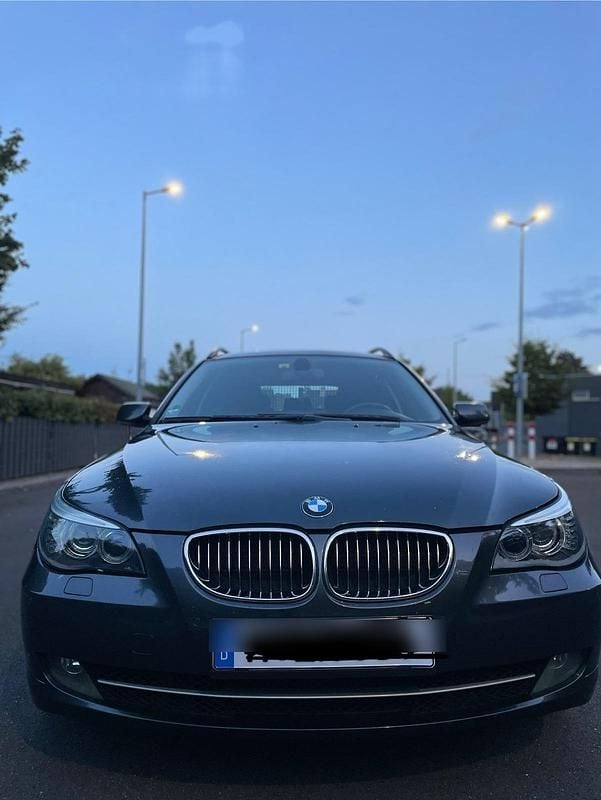 Grau Gebraucht 2008 BMW 530 Limousine | 4.400 € (Superpreis) - Bild 1/4