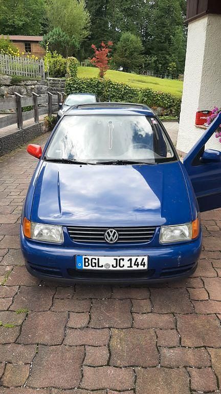 Gebraucht VW Polo Basis 60 PS (44 kW) 1998 Blau Kleinwagen