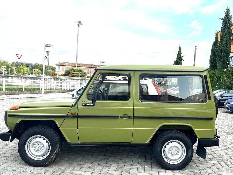 Agavengrün 880 Gebraucht 1983 Mercedes G240 SUV | 46.950 € - Bild 1/4