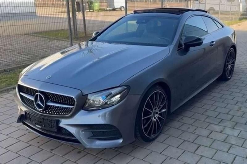 Gebraucht 2020 Mercedes E220 AMG line Coupé | 37.900 € (Fairer Preis) - Bild 1/4