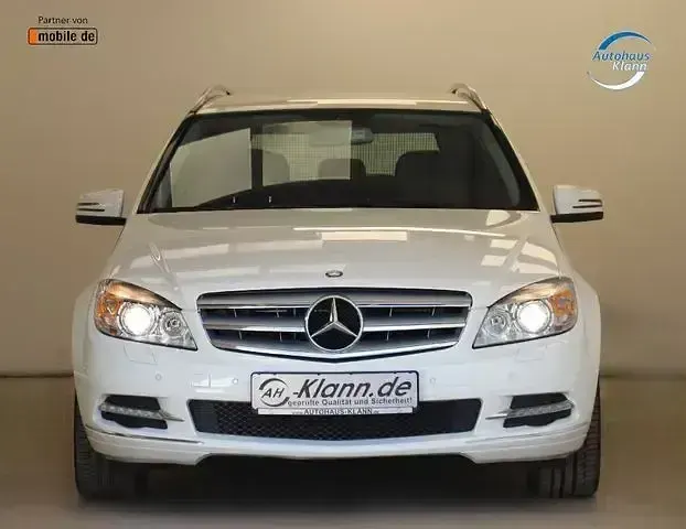 Gebraucht Mercedes C250 Avantgarde 204 PS (150 kW) 2011 Weiß Kombi