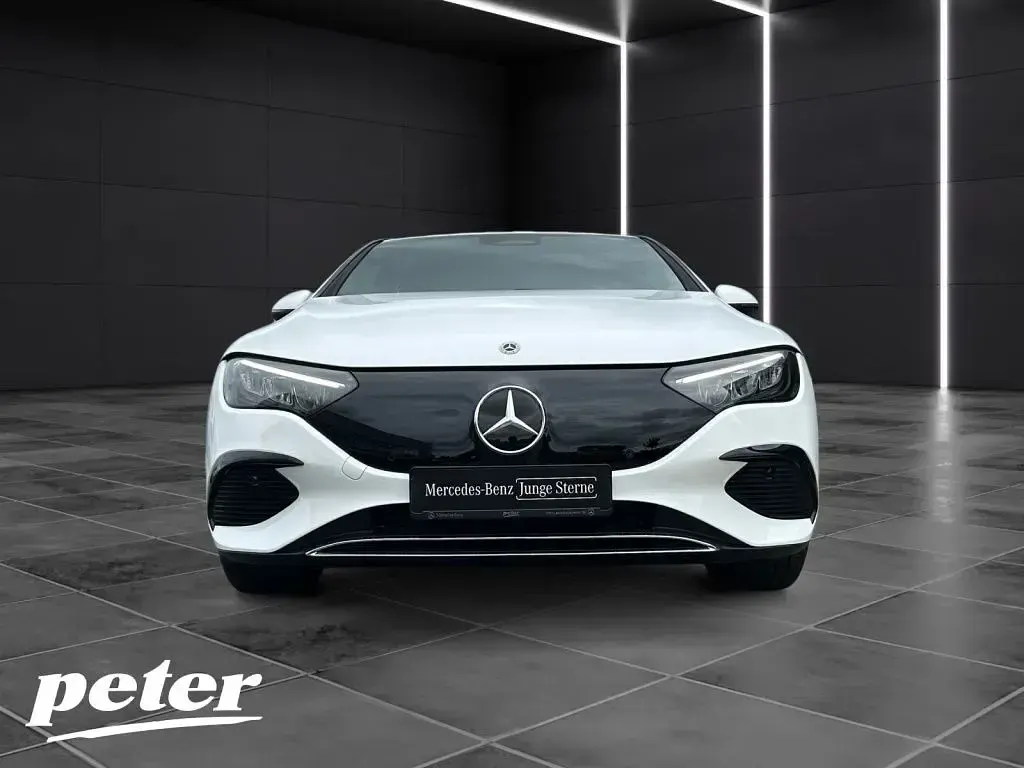 Gebraucht Mercedes EQE300 Advanced 194 kW (265 PS) 2025 Weiß Limousine