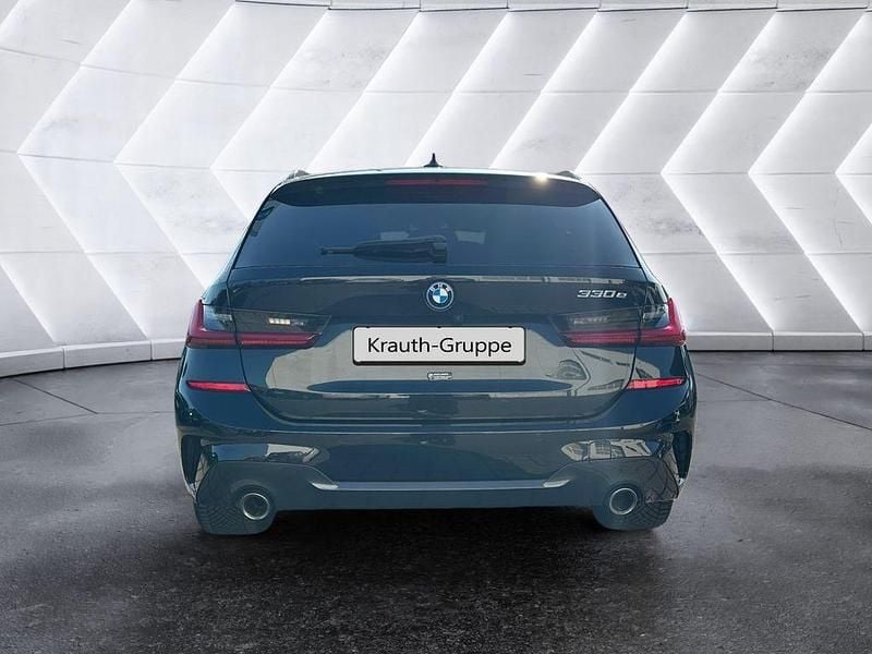 Gebraucht BMW 330e M Sport 252 PS (185 kW) 2022 Schwarz Kombi