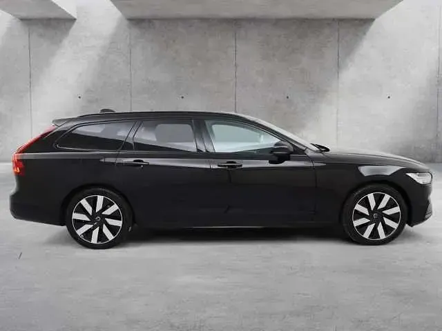Gebraucht Volvo V90 Plus 455 PS (334 kW) 2025 Schwarz Kombi