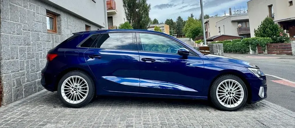 Gebraucht Audi A3 Sport 150 PS (110 kW) 2022 Blau Limousine