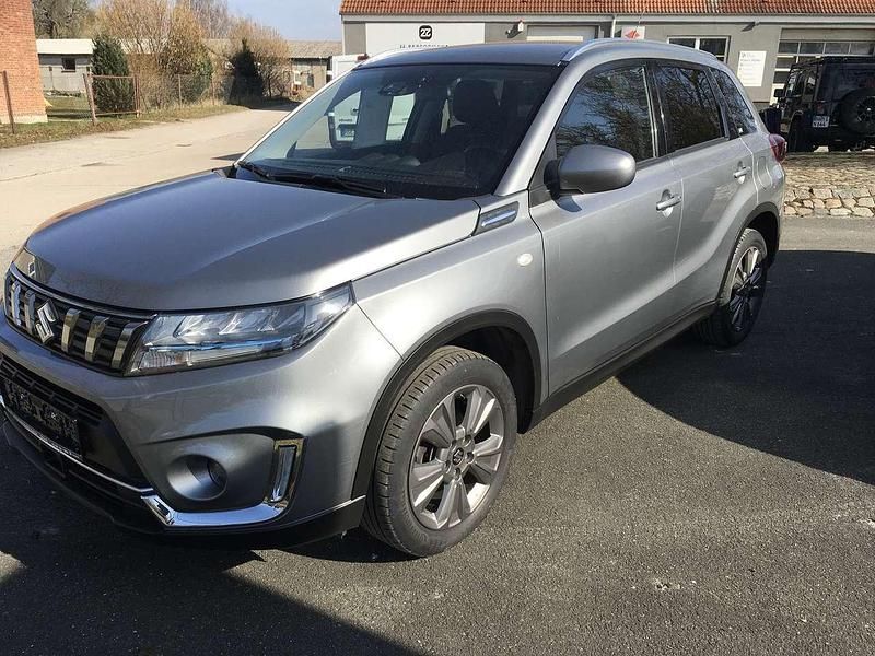 Gebraucht Suzuki Vitara Comfort 129 PS (94 kW) 2021 Grau SUV