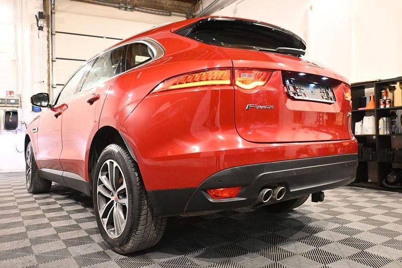 Gebraucht Jaguar F-Pace R-Sport 179 PS (131 kW) 2017 Rot SUV