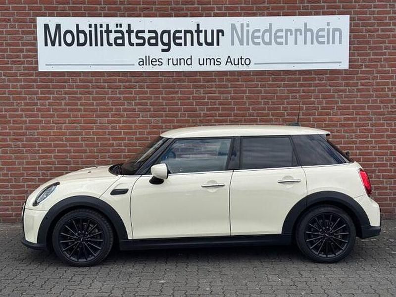 Gebraucht Mini Cooper 100 PS (73 kW) 2021 Weiss Kleinwagen