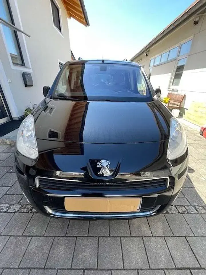 Gebraucht Peugeot TePee Family 114 PS (83 kW) 2012 Schwarz Kombi