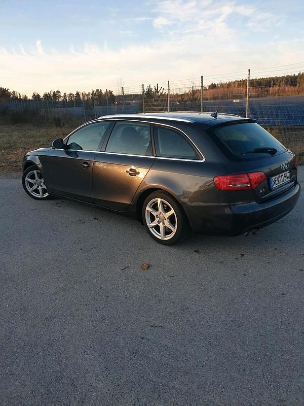 Gebraucht Audi A4 140 PS (102 kW) 2009 Schwarz Kombi