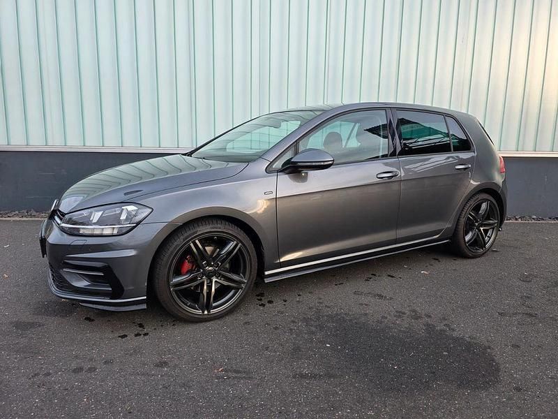 Grau Gebraucht 2018 VW Golf VII Join Limousine | 17.990 € (Guter Preis) - Bild 1/4