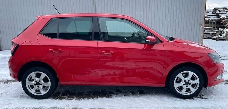 Gebraucht Skoda Fabia Joy 105 PS (77 kW) 2016 Rot Limousine