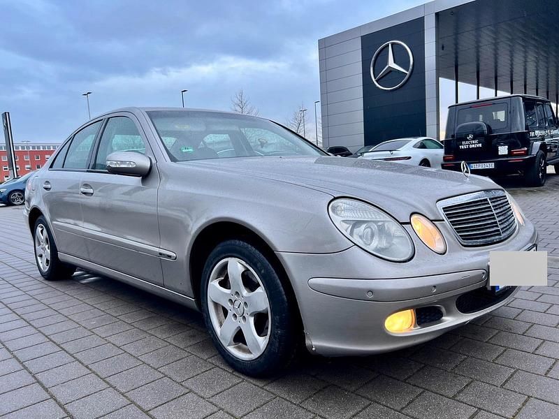 Gebraucht 2003 Mercedes E200 Avantgarde Limousine | 2.490 € (Fairer Preis) - Bild 1/4