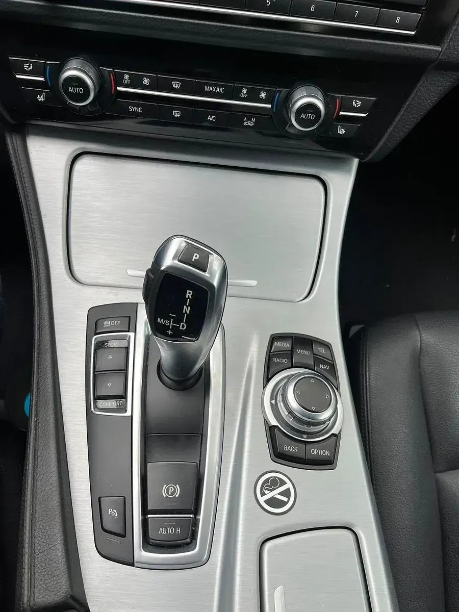 Gebraucht BMW 520 190 PS (139 kW) 2016 Braun Limousine