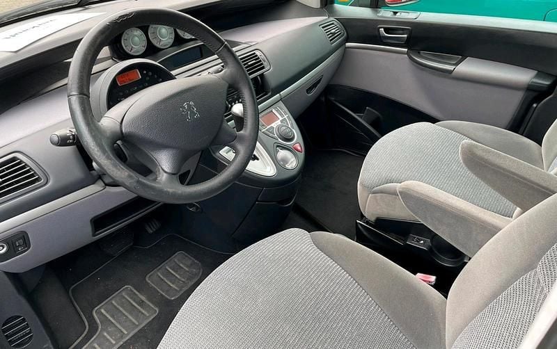 Gebraucht Peugeot 807 140 PS (102 kW) 2008 Grau Van / Kleinbus