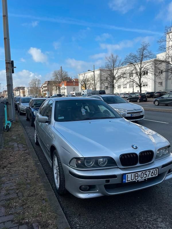 Gebraucht BMW 530 193 PS (141 kW) 2001 Silber Limousine