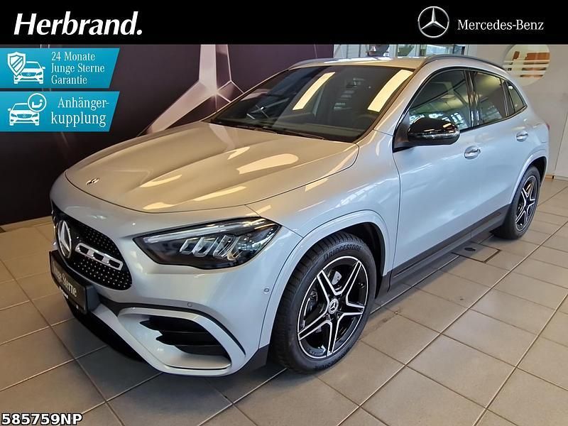 Silber Gebraucht 2024 Mercedes GLA200 AMG SUV | 41.890 € (Fairer Preis) - Bild 1/4