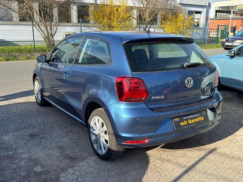Gebraucht VW Polo Comfortline 75 PS (55 kW) 2017 Blau Kleinwagen
