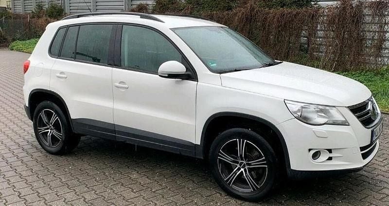 Weiß Gebraucht 2009 VW Tiguan SUV | 8.500 € (Teuer) - Bild 1/4