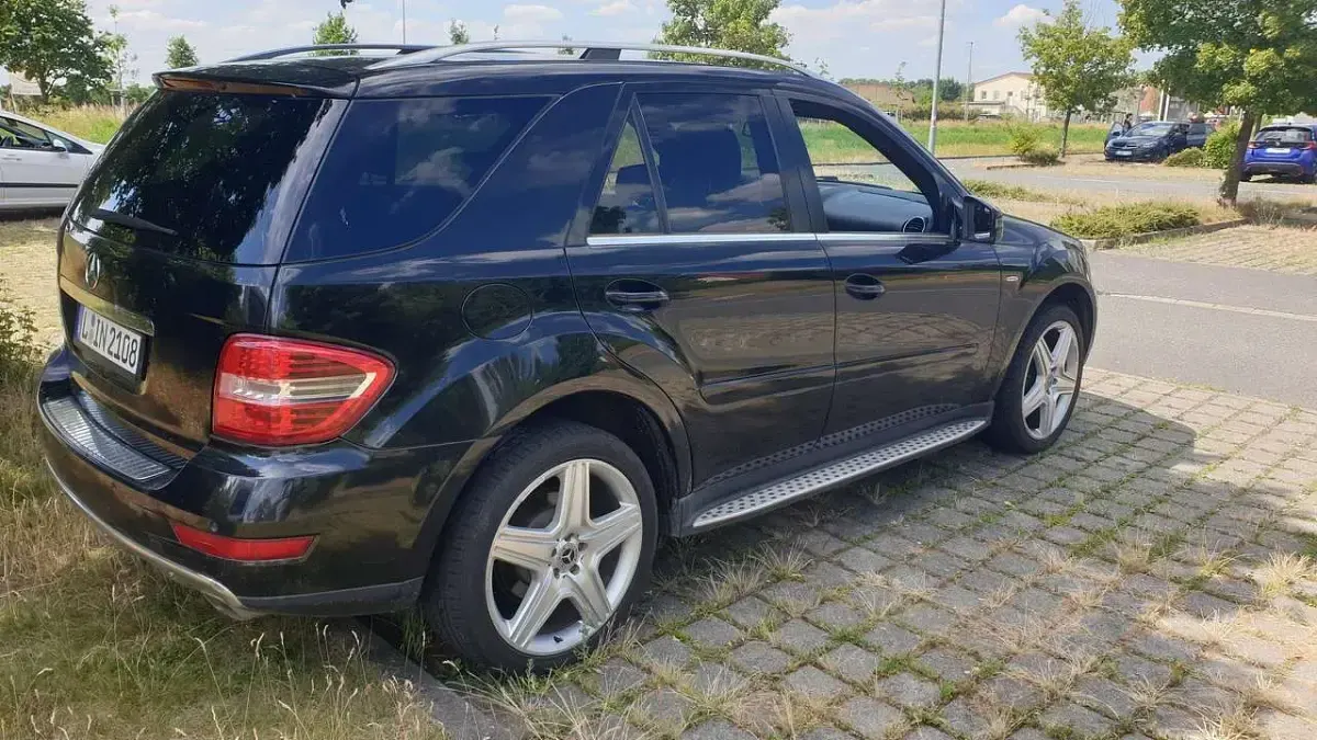 Gebraucht Mercedes ML350 AMG 231 PS (169 kW) 2011 Schwarz SUV