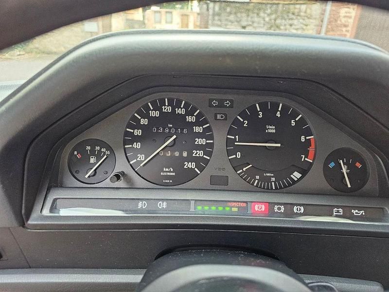 Gebraucht BMW 316 99 PS (72 kW) 1989 Rot Limousine