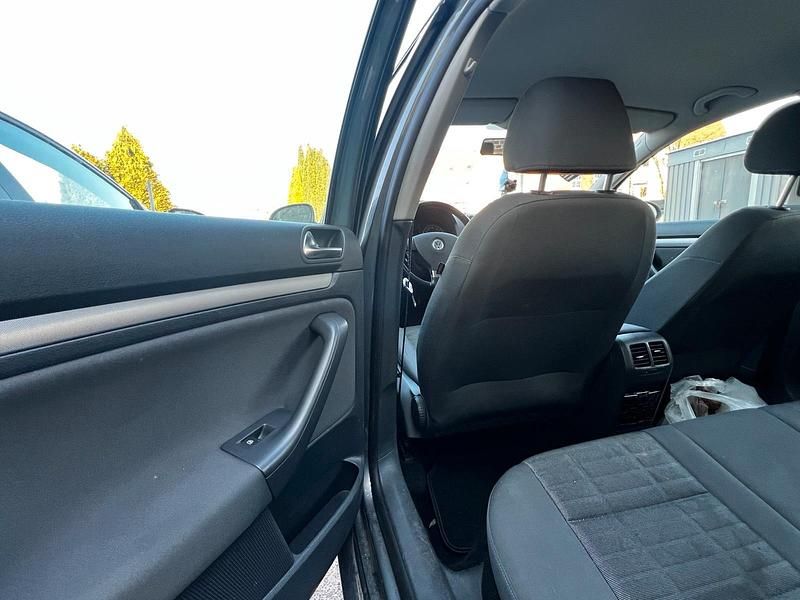 Gebraucht VW Golf V 102 PS (75 kW) 2007 Andere farben Kleinwagen