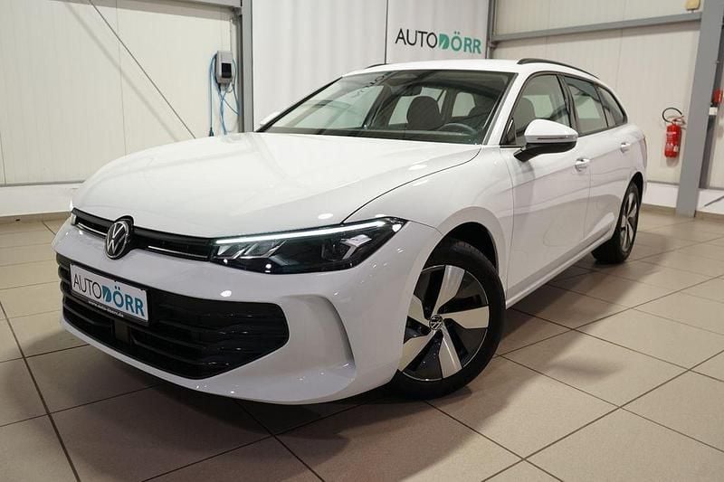 Pure white Gebraucht 2024 VW Passat Kombi | 31.400 € (Superpreis) - Bild 1/4