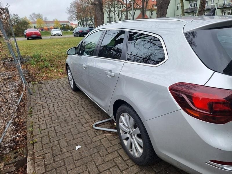 Gebraucht Opel Astra Eco 136 PS (100 kW) 2014 Grau Kombi