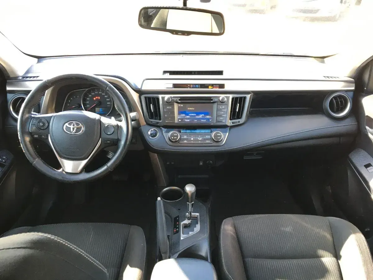 Gebraucht Toyota RAV4 Life 150 PS (110 kW) 2015 Schwarz SUV