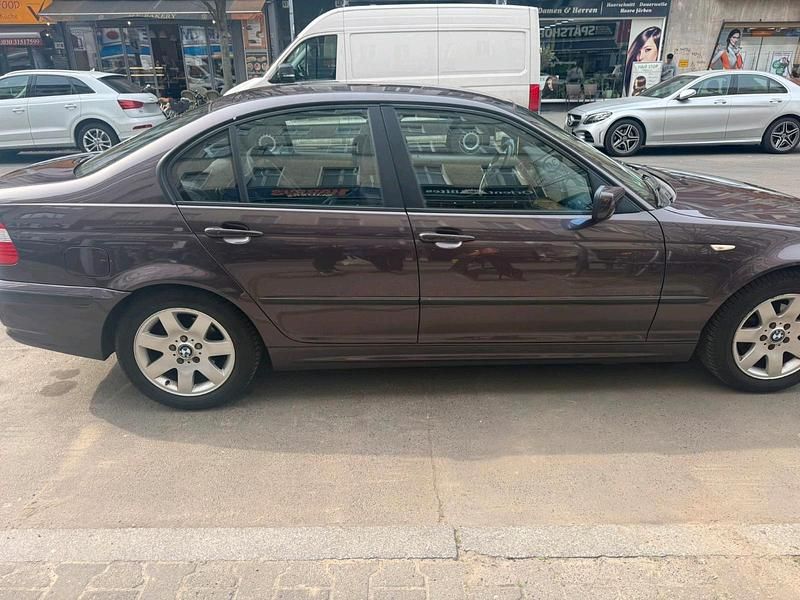 Gebraucht BMW 316 105 PS (77 kW) 2003 Violet Limousine