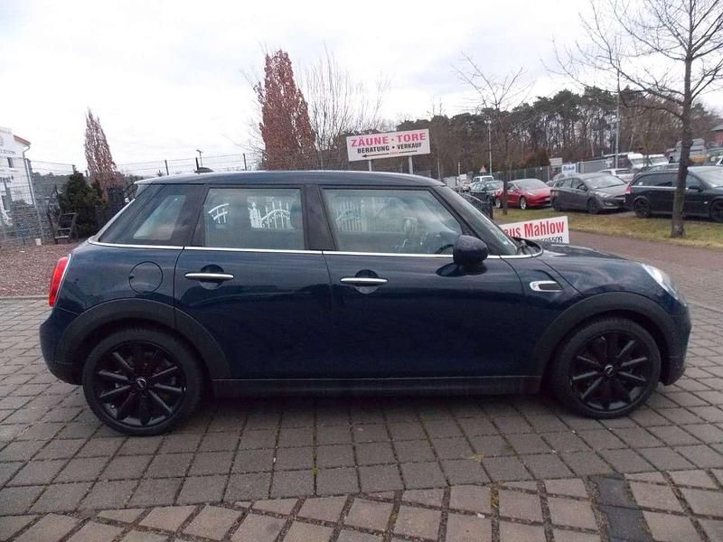 Gebraucht Mini Cooper 102 PS (75 kW) 2019 Lapisluxury blue Kleinwagen