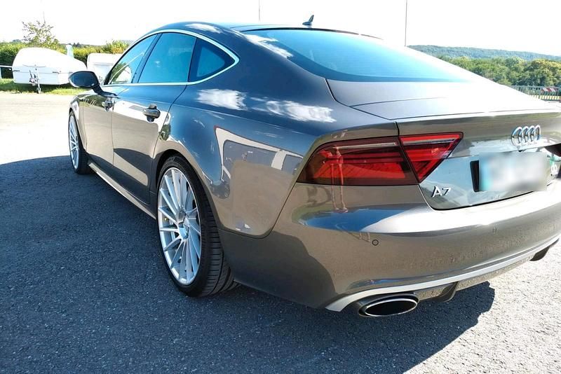 Second-hand Audi A7 299 CP (219 kW) 2011 Maro Hatchback